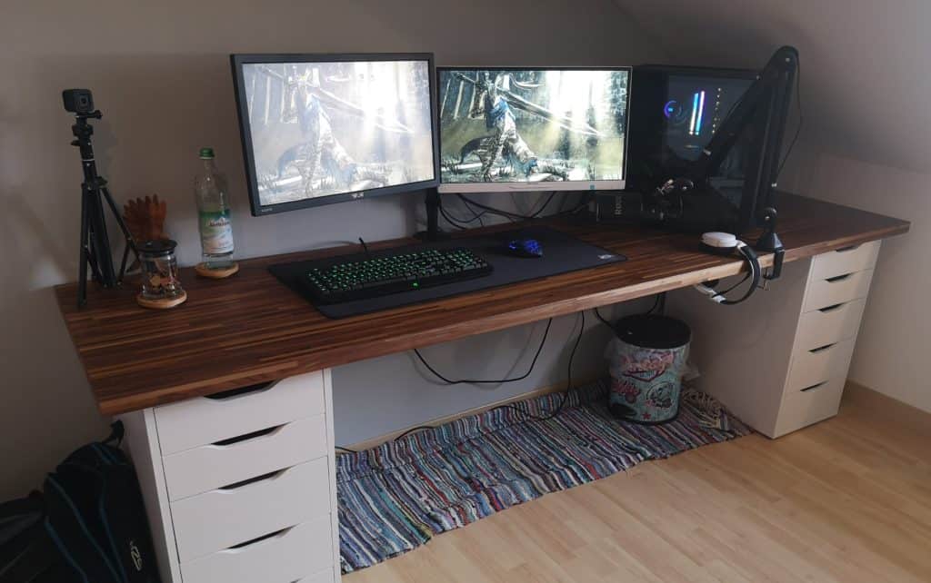Gaming Setup without cable management